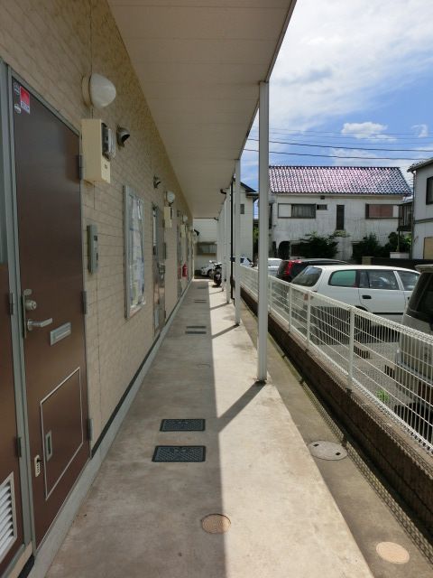 エントランス　ゆったりの共用通路