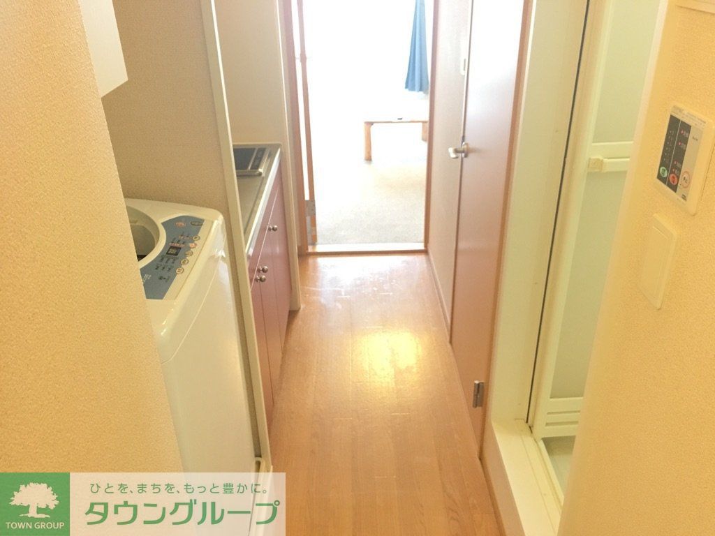 その他部屋・スペース　洗濯機設置、1F居室はフローリング仕様