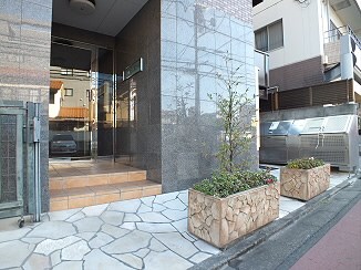 エントランス　参考写真になります。