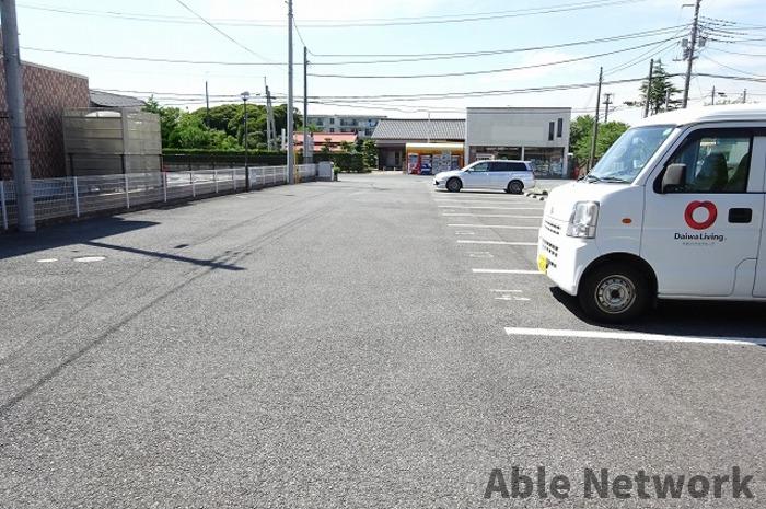 駐車場　駐車場