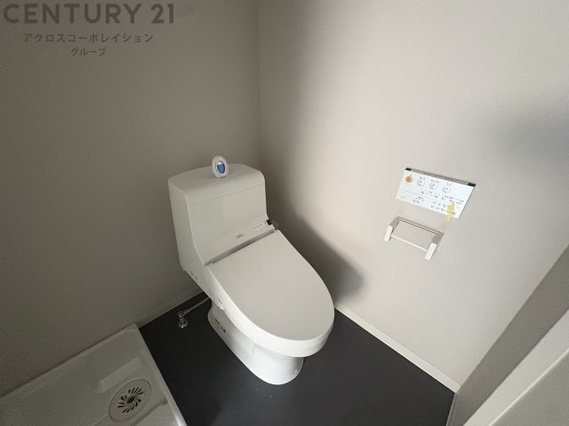 トイレ　温水洗浄便座機能付きのトイレです♪
