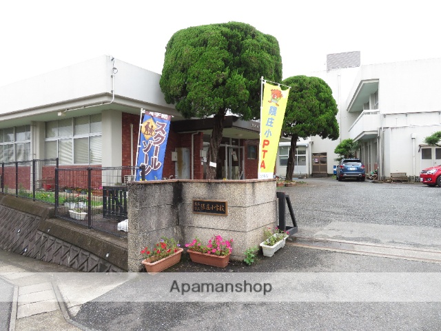 小学校　熊本市立隈庄小学校（小学校）まで573m
