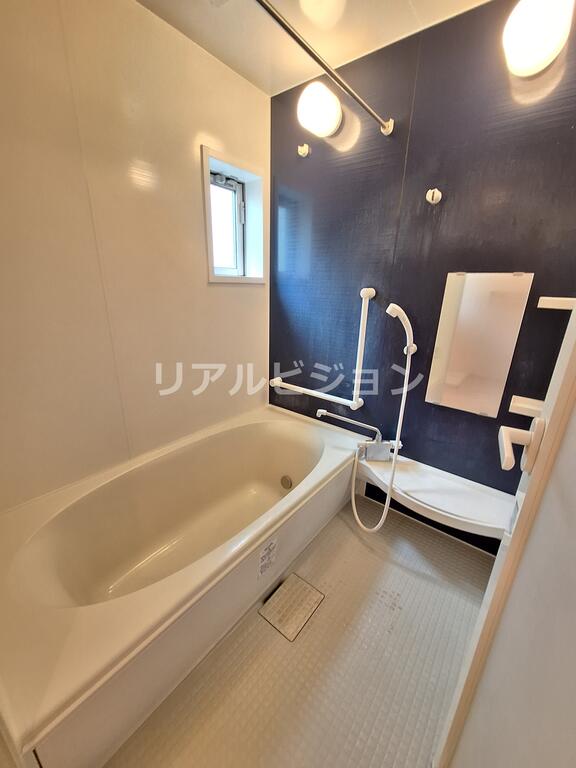 バス・シャワールーム　別部屋参考写真