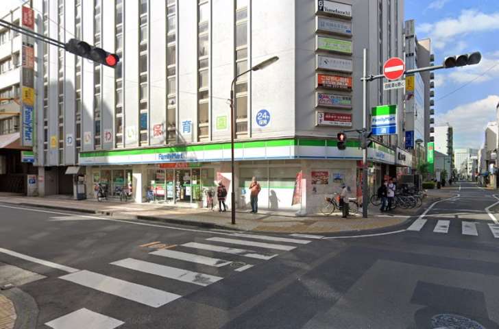 コンビニ　ファミリーマート中山下北店（コンビニ）まで285m