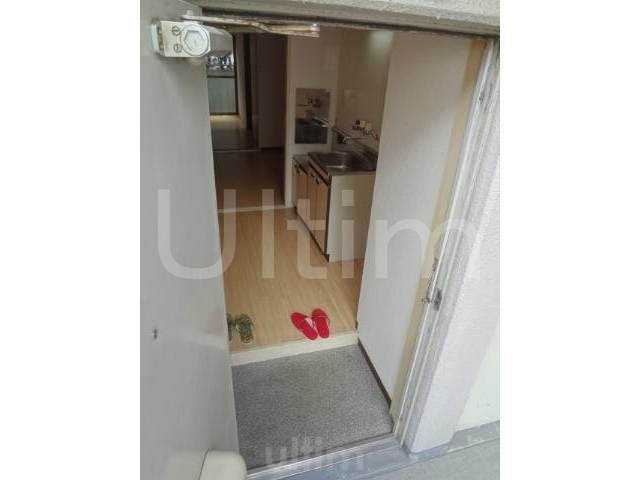 玄関　※同タイプの他のお部屋です