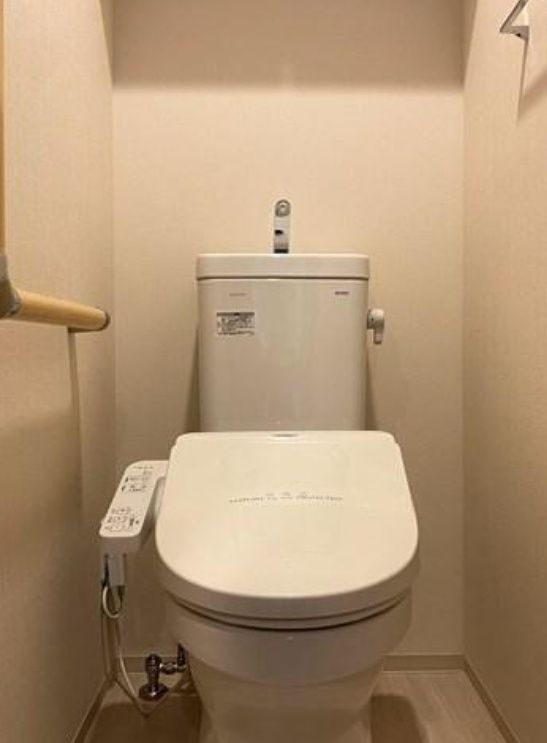 トイレ　同タイプ部屋　参考写真です