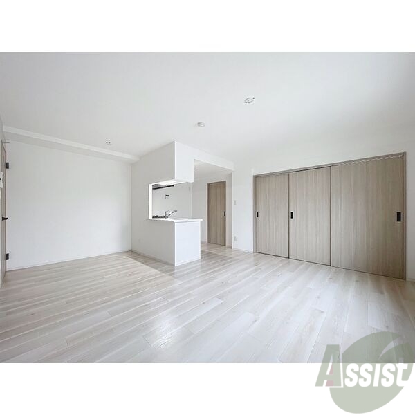 居室・リビング　広くてキレイなお部屋が広がっていて、充実した生活が送れそう。