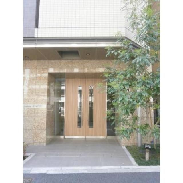 エントランス　落ち着いたエントランスです