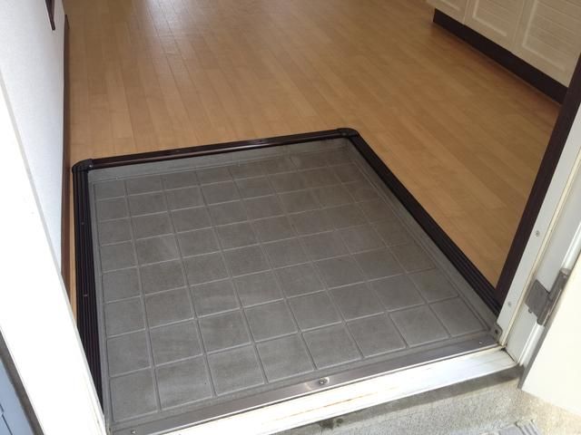 玄関　落ち着いた玄関です