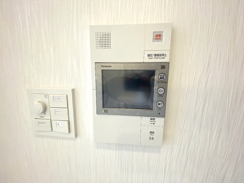 セキュリティ　カラーモニター付きインターホンです！