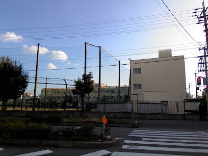 中学校　大阪市立十三中学校（中学校）まで1156m