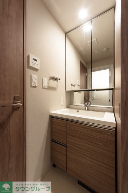 洗面設備　※写真は同タイプ住戸です。