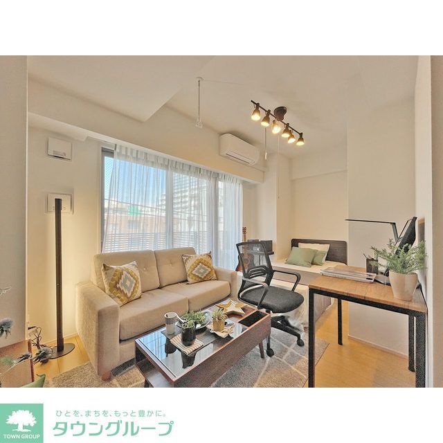 居室・リビング　家具/調度品に関しては配置例を示したもので実際の賃貸には含…