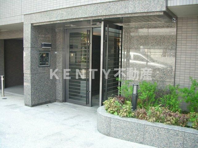エントランス　清潔なエントランスです