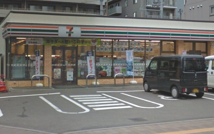 コンビニ　セブンイレブン円山裏参道店（コンビニ）まで350m