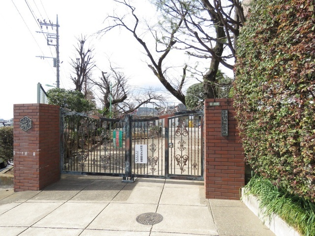 小学校　世田谷区立代田小学校（小学校）まで256m