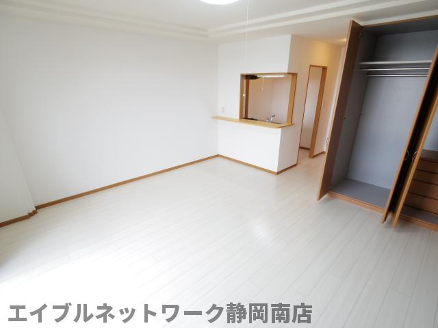 居室・リビング　ゆったりとした居間です