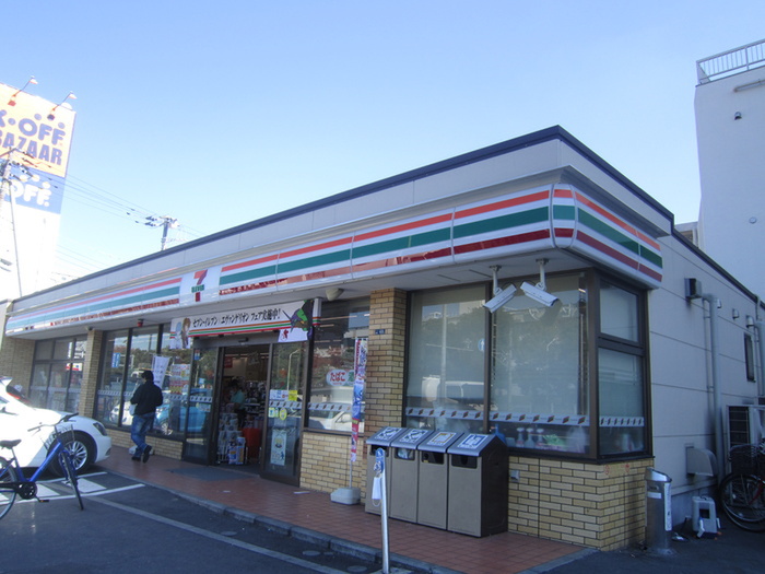 コンビニ　セブンイレブン（コンビニ）まで178m