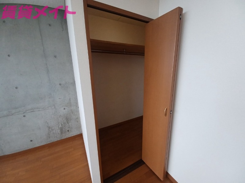 収納　同物件別部屋写真