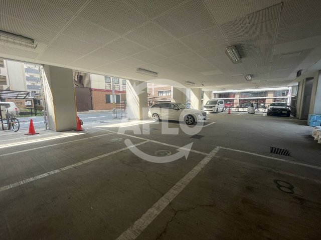 駐車場　西長堀ガーデンハイツ　駐車場