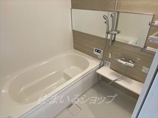 バス・シャワールーム　ゆったり一坪の浴室、追い焚きあり