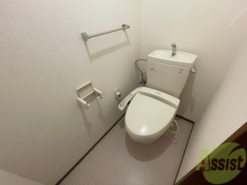 トイレ　こちらはトイレです。清潔感があり、安心して使用できます。