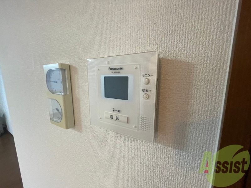 セキュリティ　ＴＶモニター付インターホンです。来客者の顔が見えるので安心！