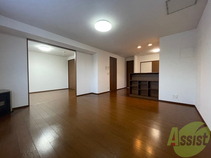 居室・リビング　広くてキレイなお部屋が広がっていて、充実した生活が送れそう。