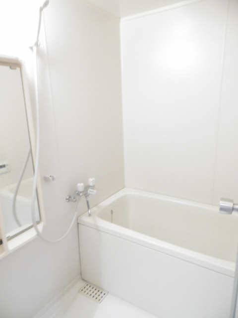 バス・シャワールーム　別のお部屋の写真です