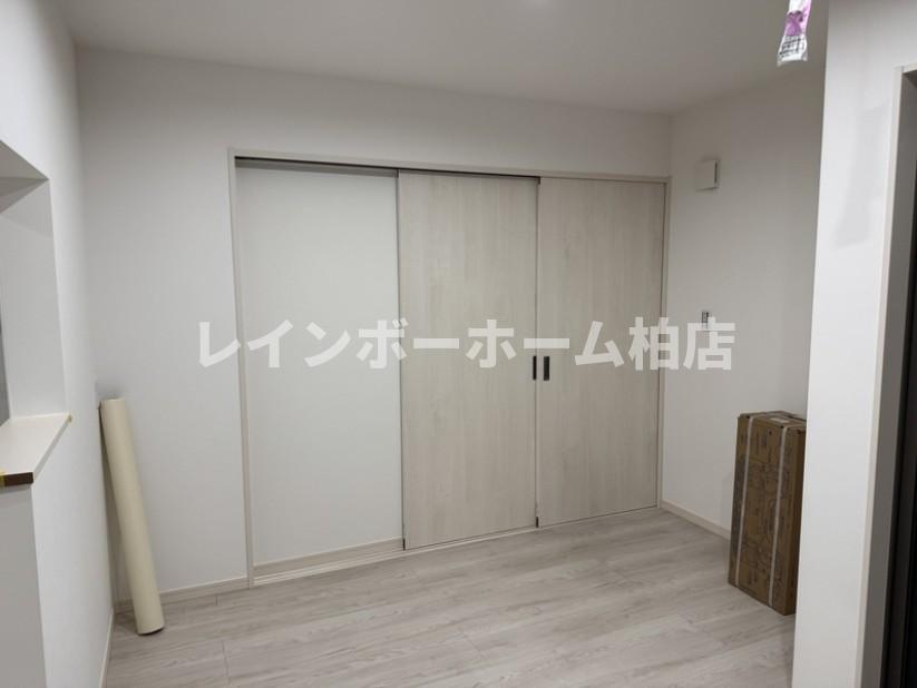 居室・リビング　※別部屋参考写真。