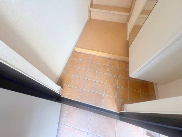 玄関　玄関が大きいと、とても解放感があります。