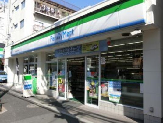 コンビニ　ファミリーマート千駄木五丁目店（コンビニ）まで192m
