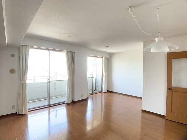 居室・リビング　開放感のあるゆったりとしたお部屋です♪
