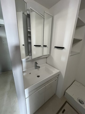 洗面設備　(参考)同マンション同間取り他部屋の写真