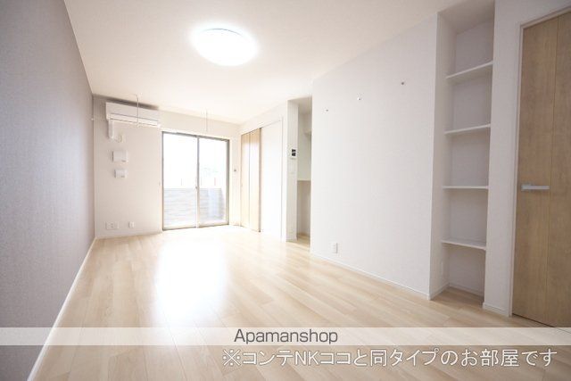 ガーデンハウス リーベ IIの居間写真
