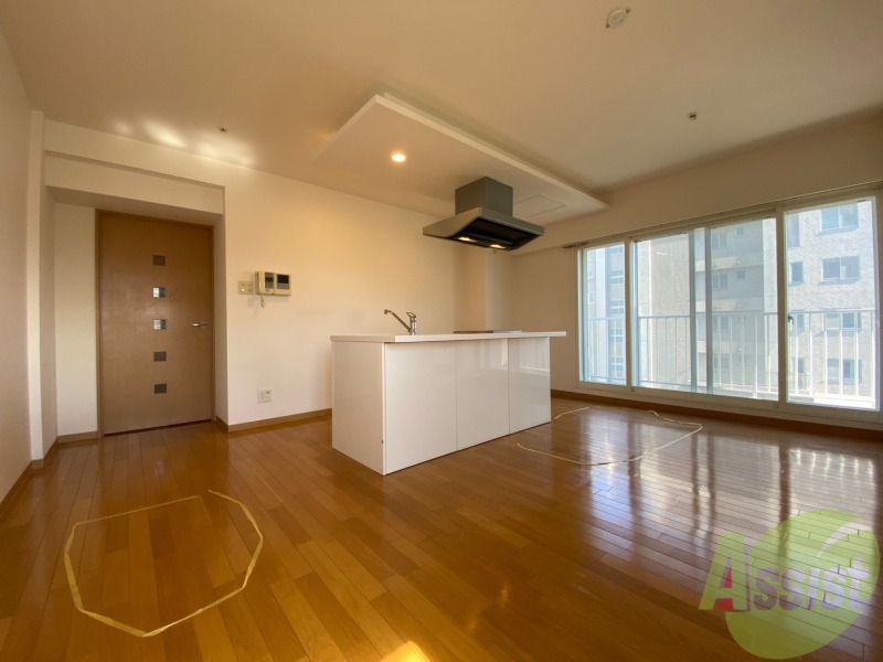 居室・リビング　広くてキレイなお部屋が広がっていて、充実した生活が送れそう。
