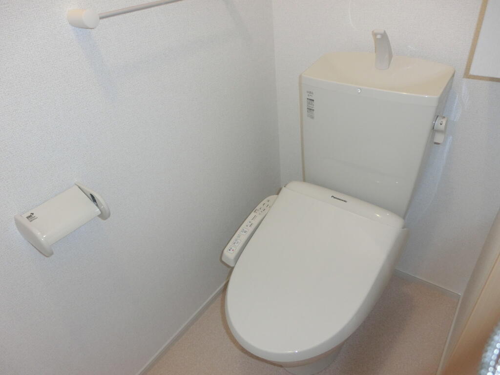 トイレ　温水洗浄便座