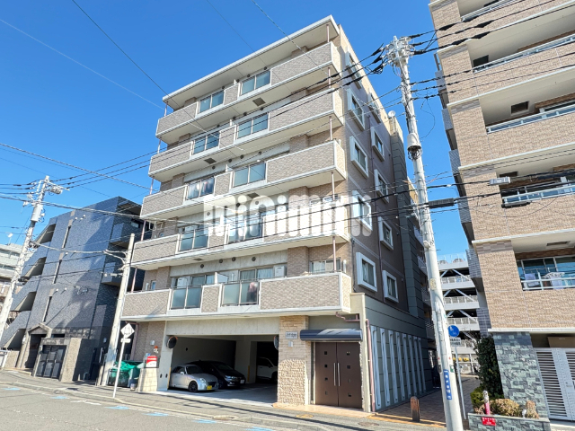 建物外観　最寄り駅まで徒歩２分の好立地物件