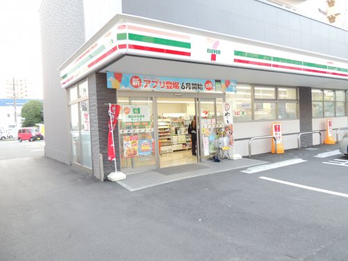 コンビニ　セブンイレブン大阪中津南（コンビニ）まで166m