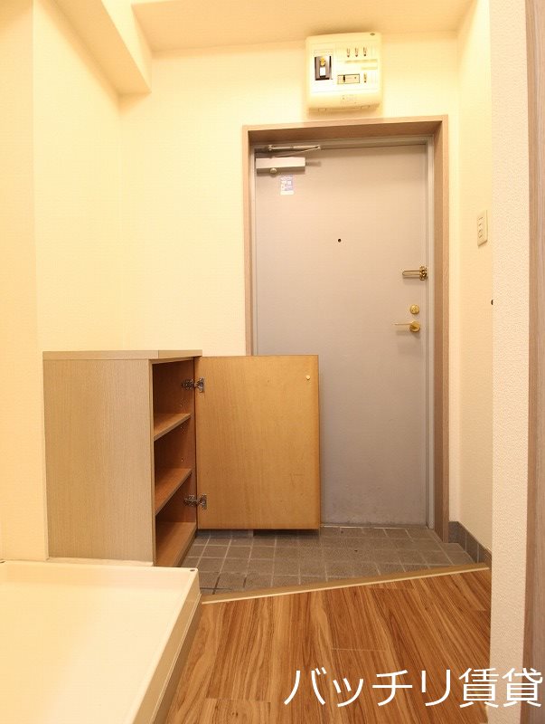 玄関　別号室イメージ画像。現況を優先いたします。