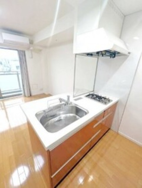 キッチン　同仕様の別部屋画像