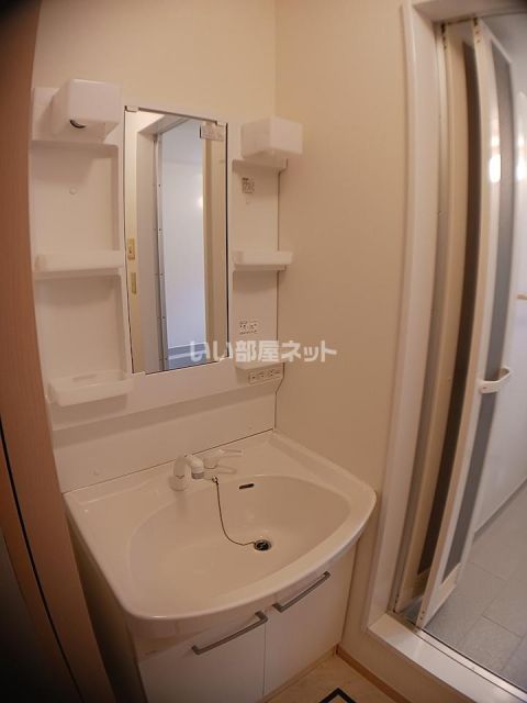 リビングタウン下地 Bの内装写真