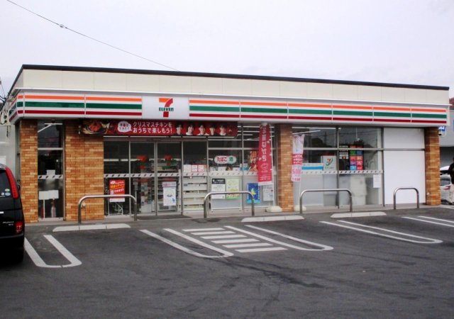 コンビニ　セブン－イレブン　岡山山崎店（コンビニ）まで714m