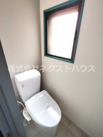 ＪＲ京浜東北線 川崎駅 バス乗車時間：6分 最寄りバス停で下車 徒歩2分 3階建 築35年のトイレ写真