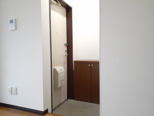 玄関　収納もある玄関です