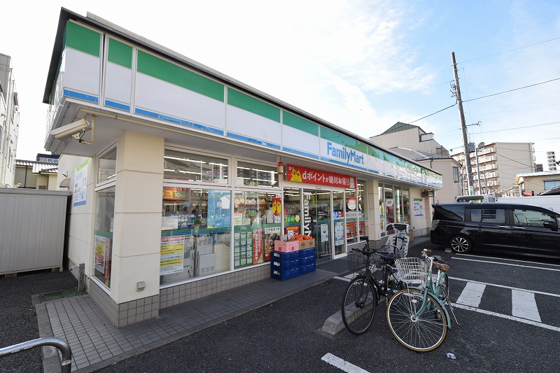 コンビニ　ファミリーマート 東京成徳学園前店（コンビニ）まで61m