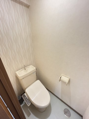 トイレ　※別部屋同間取りのお写真となります。参考にご覧くださいませ。