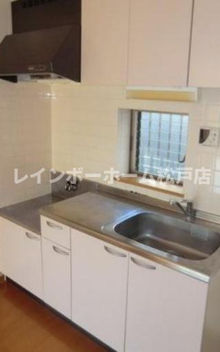 キッチン　※同建物別部屋参考写真です。　現況優先です