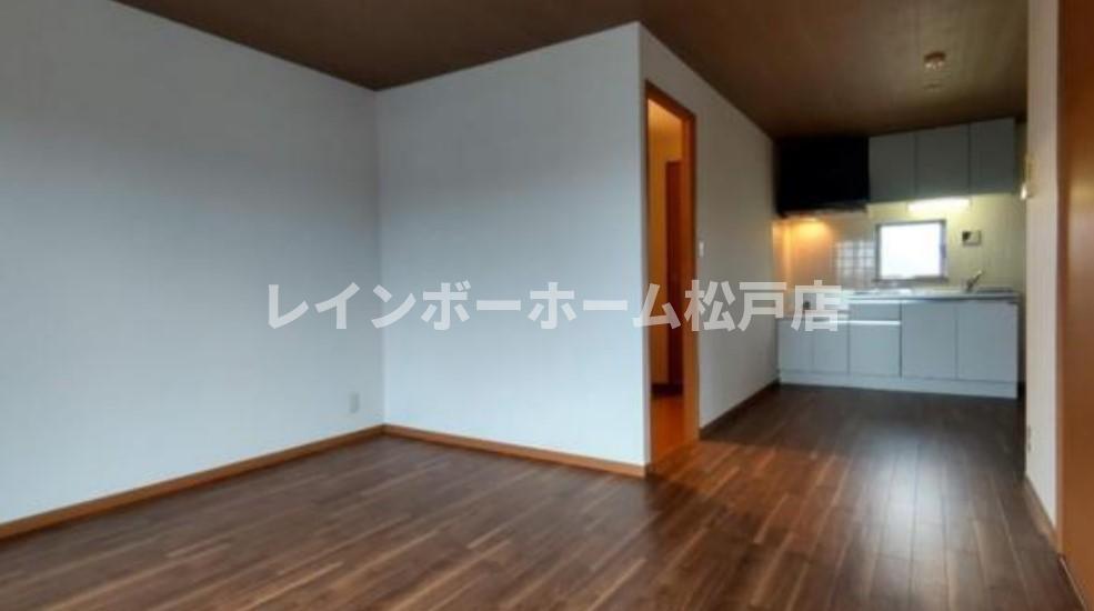 居室・リビング　※同建物別部屋参考写真です。　現況優先です
