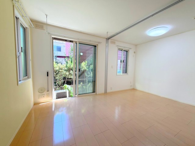 居室・リビング　★2面採光の明るいお部屋です★